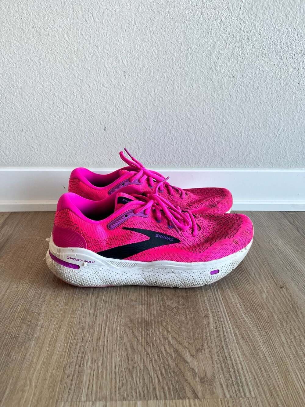 Brooks Ghost Max, Womans Running Shoes, Hot Pink, Chunky Cushioned Sole, 11